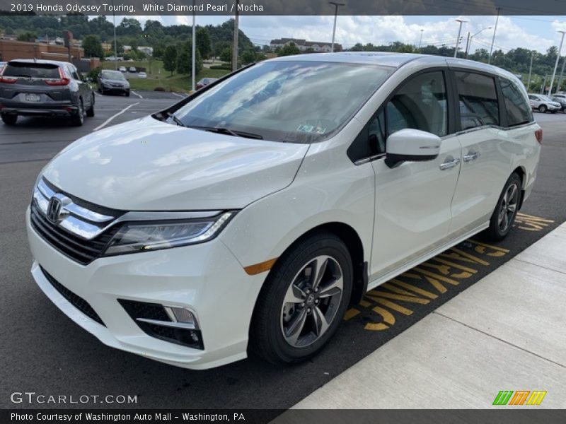 White Diamond Pearl / Mocha 2019 Honda Odyssey Touring