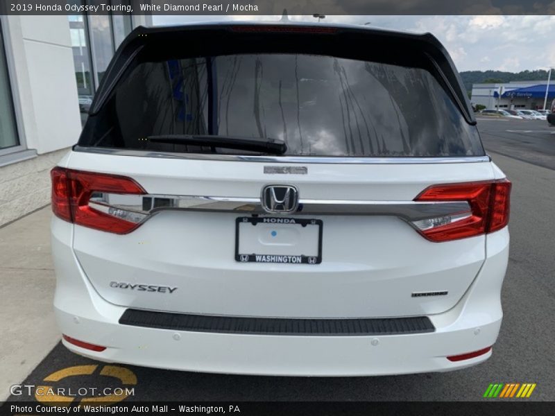 White Diamond Pearl / Mocha 2019 Honda Odyssey Touring