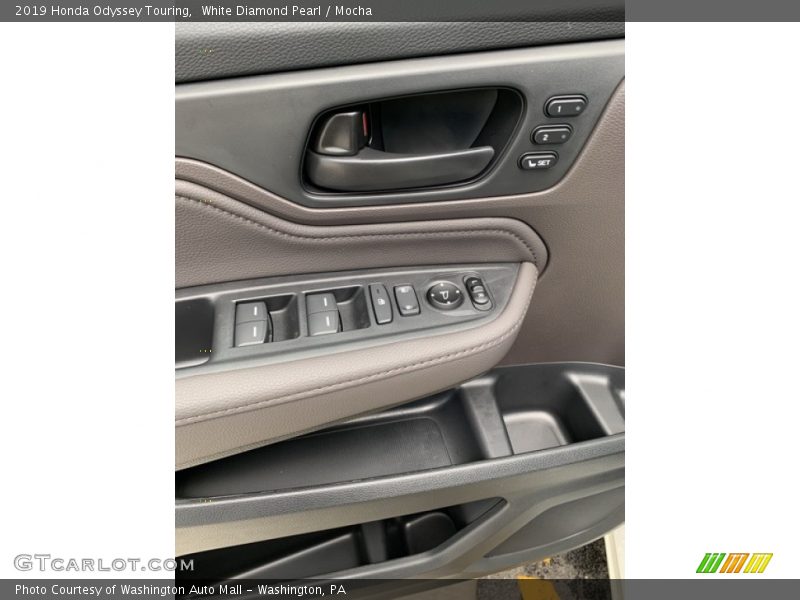 White Diamond Pearl / Mocha 2019 Honda Odyssey Touring