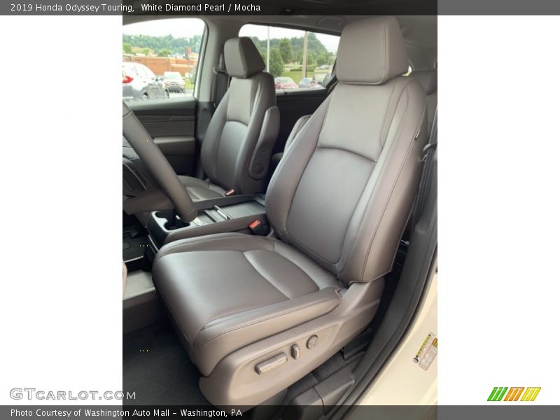 White Diamond Pearl / Mocha 2019 Honda Odyssey Touring