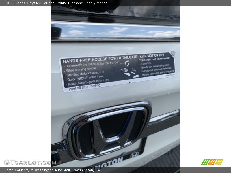 White Diamond Pearl / Mocha 2019 Honda Odyssey Touring