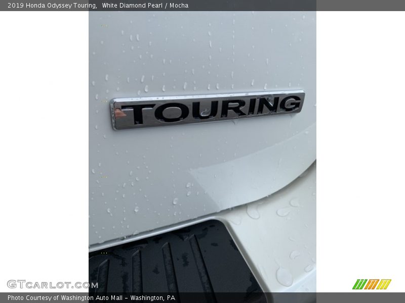 White Diamond Pearl / Mocha 2019 Honda Odyssey Touring