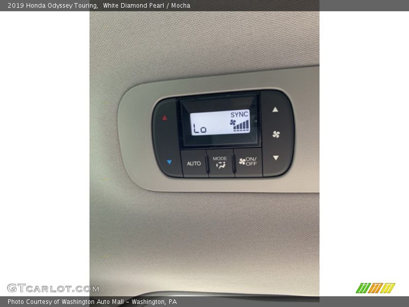 White Diamond Pearl / Mocha 2019 Honda Odyssey Touring