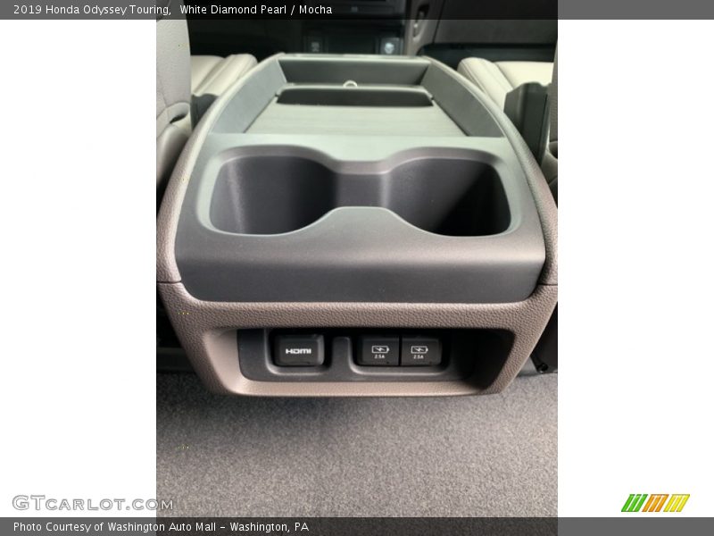White Diamond Pearl / Mocha 2019 Honda Odyssey Touring