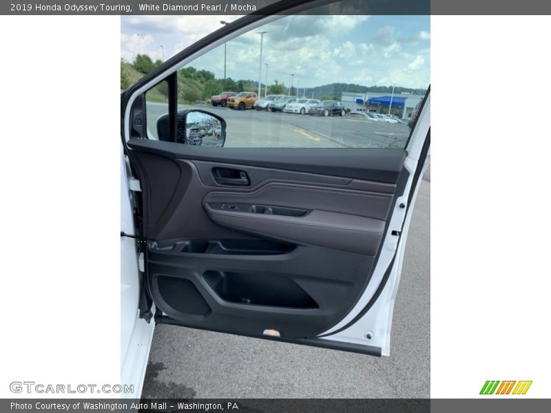 White Diamond Pearl / Mocha 2019 Honda Odyssey Touring