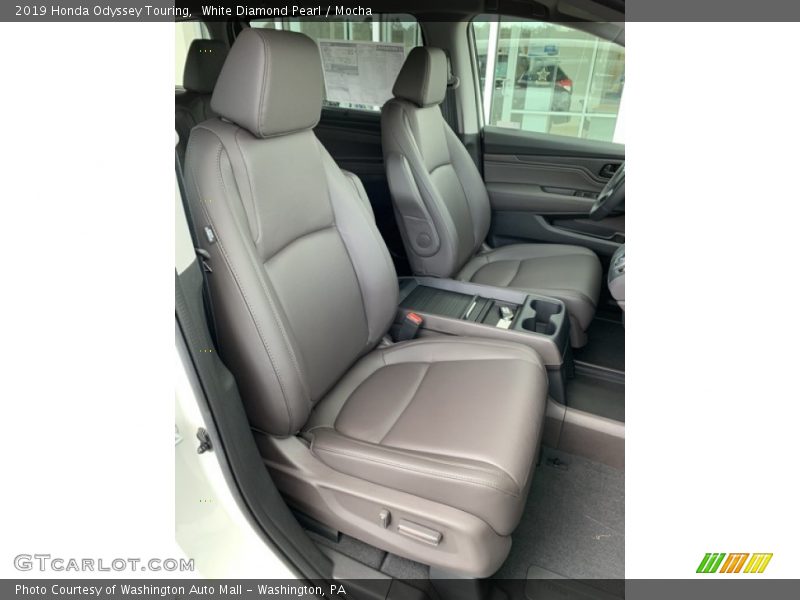 White Diamond Pearl / Mocha 2019 Honda Odyssey Touring