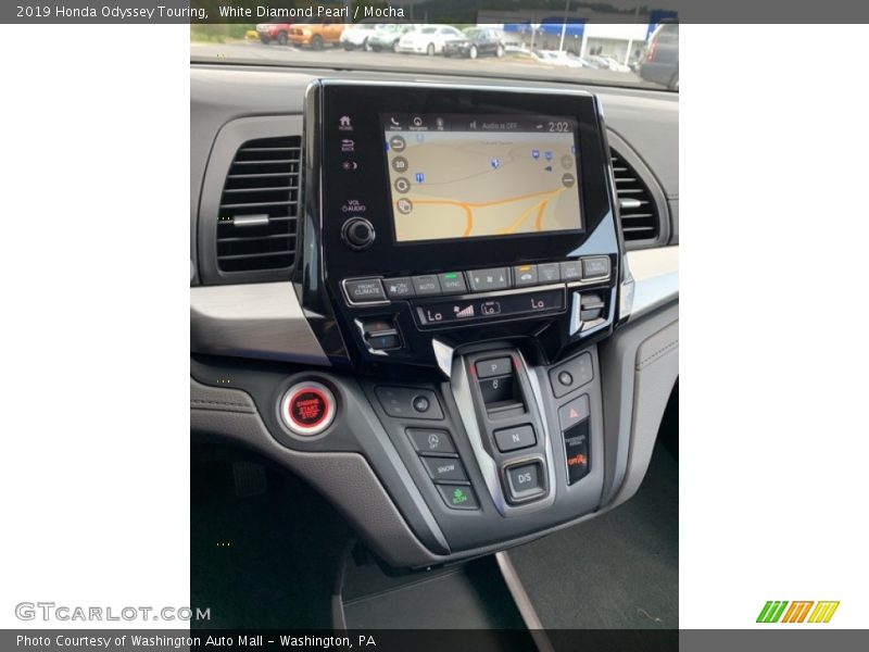 White Diamond Pearl / Mocha 2019 Honda Odyssey Touring