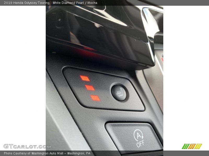 White Diamond Pearl / Mocha 2019 Honda Odyssey Touring