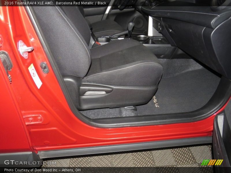 Barcelona Red Metallic / Black 2016 Toyota RAV4 XLE AWD