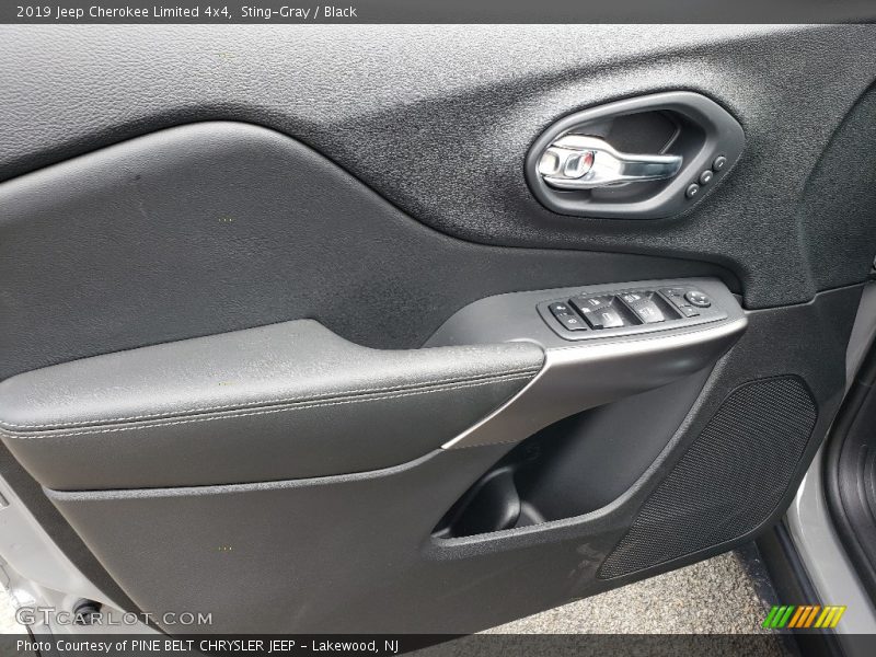 Sting-Gray / Black 2019 Jeep Cherokee Limited 4x4