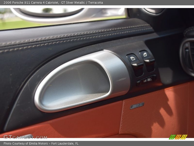 Controls of 2006 911 Carrera 4 Cabriolet