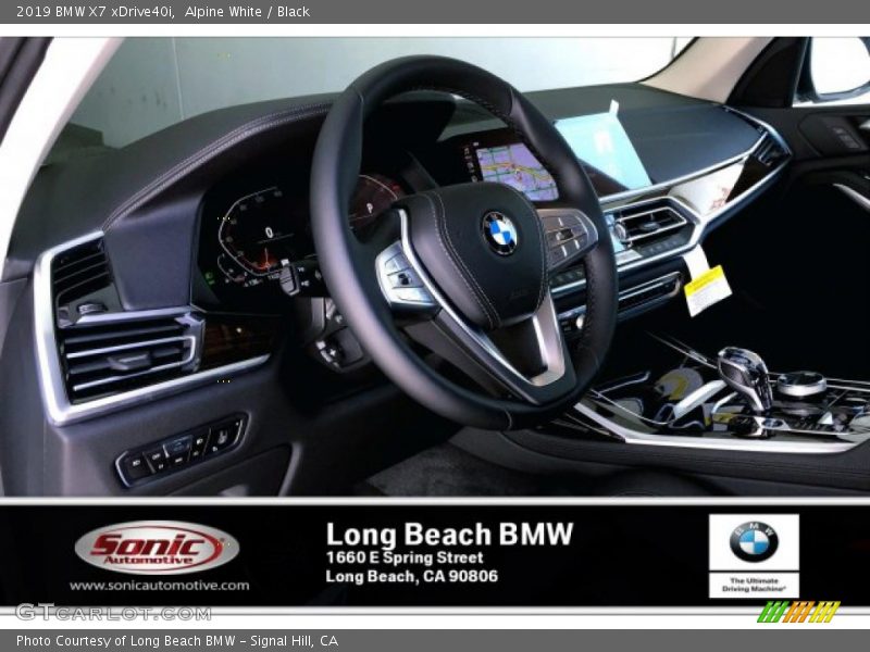 Alpine White / Black 2019 BMW X7 xDrive40i