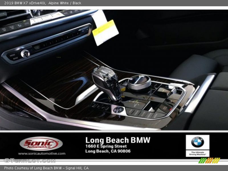 Alpine White / Black 2019 BMW X7 xDrive40i