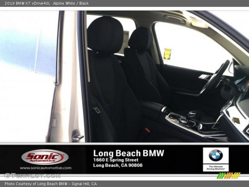 Alpine White / Black 2019 BMW X7 xDrive40i