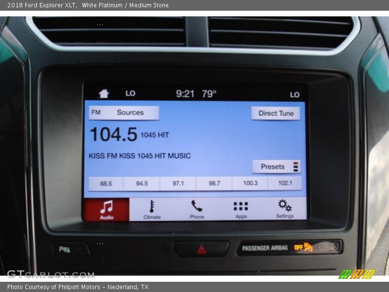 White Platinum / Medium Stone 2018 Ford Explorer XLT