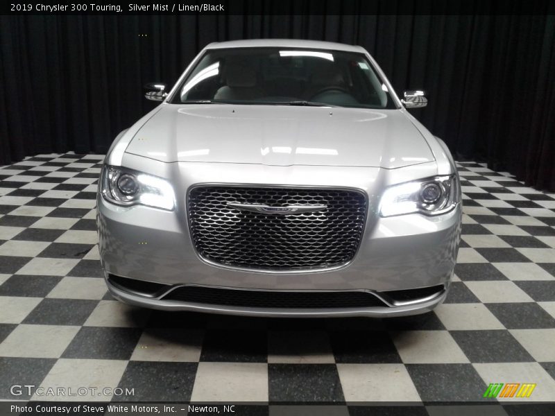 Silver Mist / Linen/Black 2019 Chrysler 300 Touring