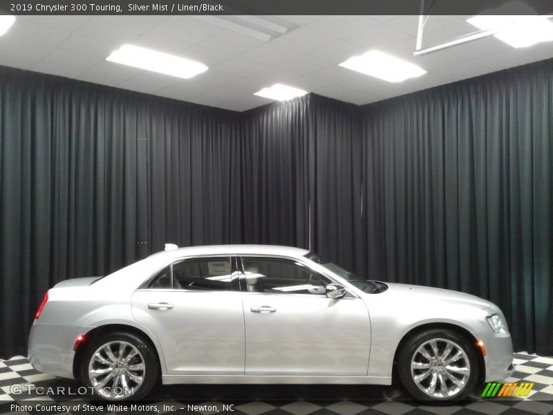 Silver Mist / Linen/Black 2019 Chrysler 300 Touring