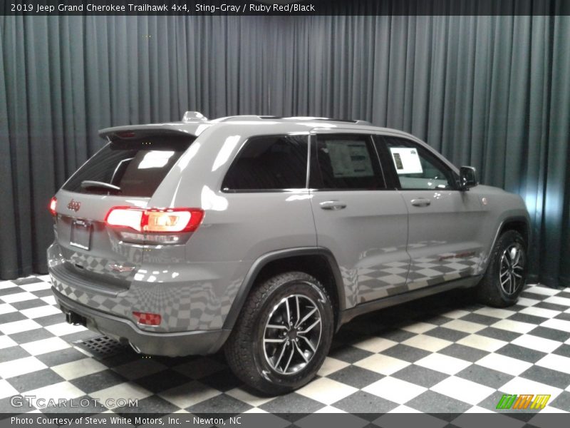 Sting-Gray / Ruby Red/Black 2019 Jeep Grand Cherokee Trailhawk 4x4