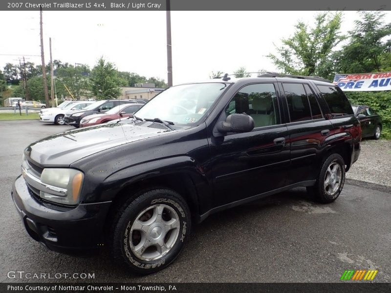 Black / Light Gray 2007 Chevrolet TrailBlazer LS 4x4