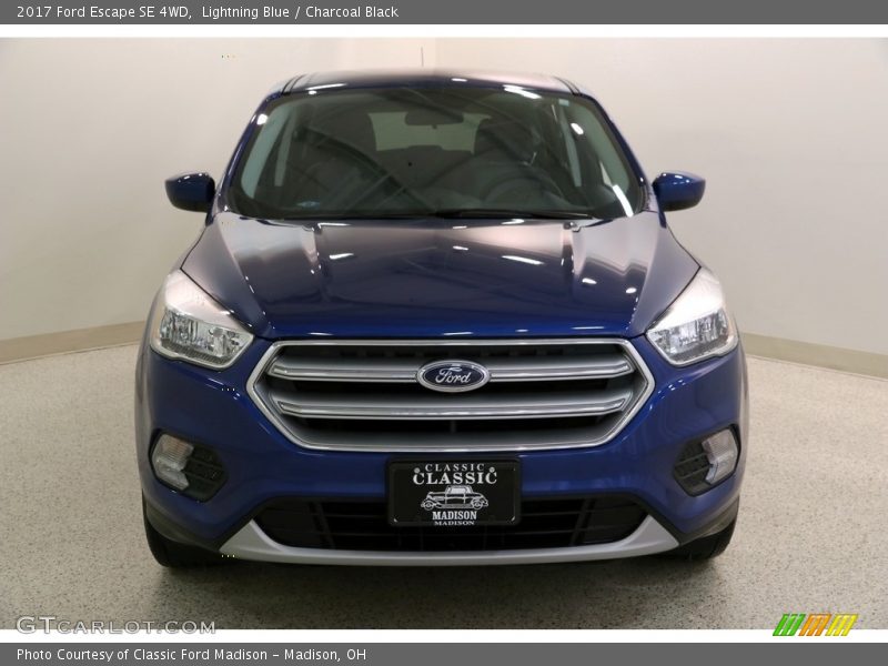 Lightning Blue / Charcoal Black 2017 Ford Escape SE 4WD