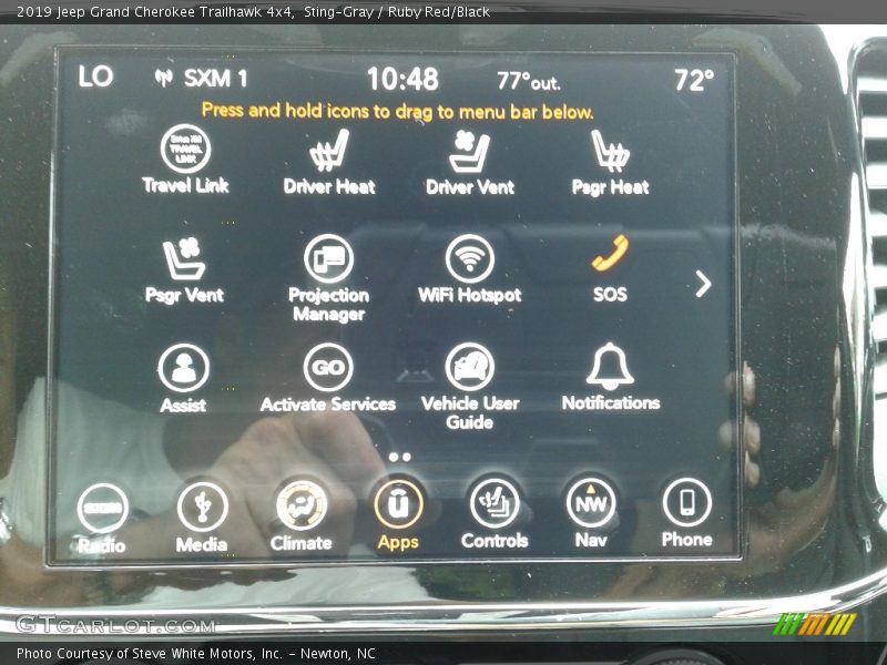 Controls of 2019 Grand Cherokee Trailhawk 4x4