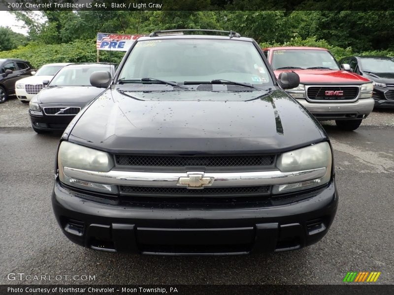 Black / Light Gray 2007 Chevrolet TrailBlazer LS 4x4