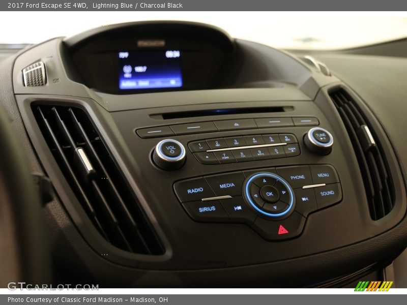 Lightning Blue / Charcoal Black 2017 Ford Escape SE 4WD