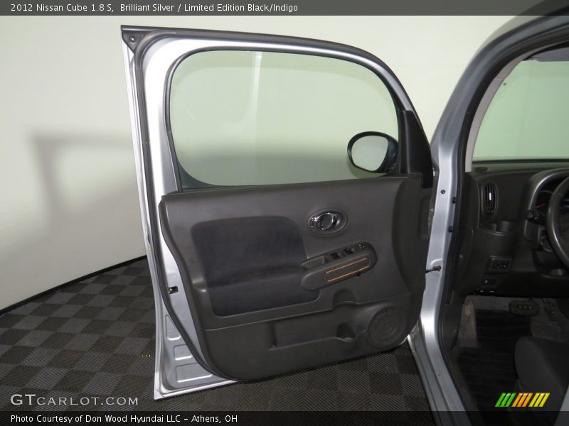 Brilliant Silver / Limited Edition Black/Indigo 2012 Nissan Cube 1.8 S