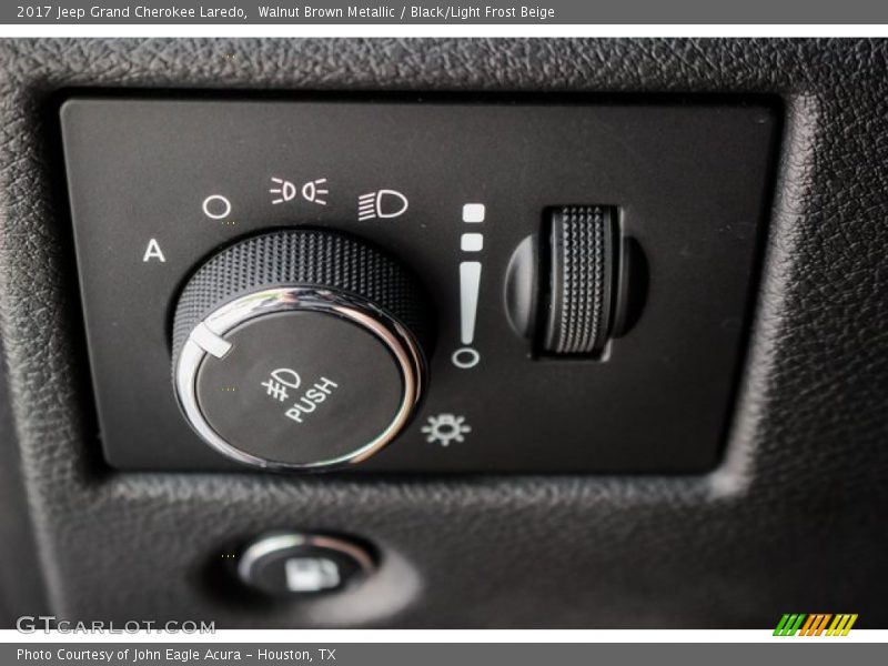 Walnut Brown Metallic / Black/Light Frost Beige 2017 Jeep Grand Cherokee Laredo