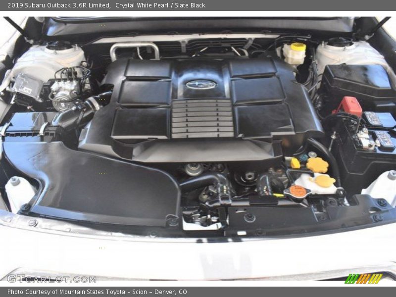 Crystal White Pearl / Slate Black 2019 Subaru Outback 3.6R Limited