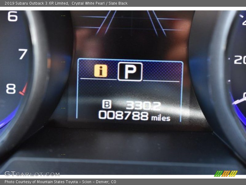 Crystal White Pearl / Slate Black 2019 Subaru Outback 3.6R Limited