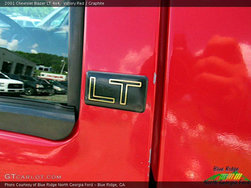 Victory Red / Graphite 2001 Chevrolet Blazer LT 4x4