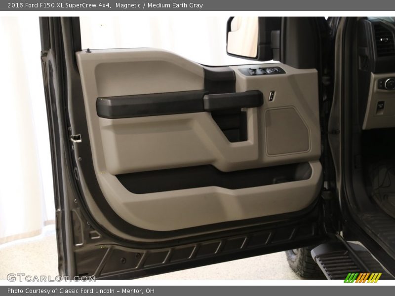 Magnetic / Medium Earth Gray 2016 Ford F150 XL SuperCrew 4x4