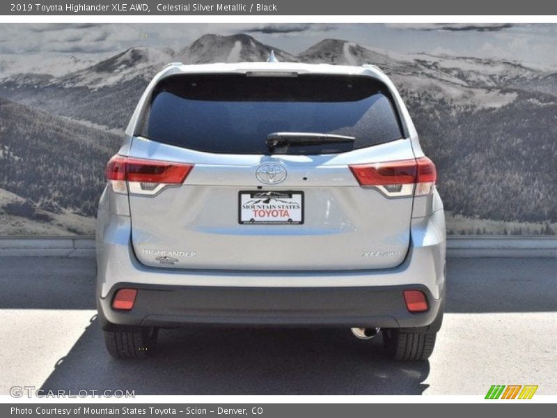 Celestial Silver Metallic / Black 2019 Toyota Highlander XLE AWD