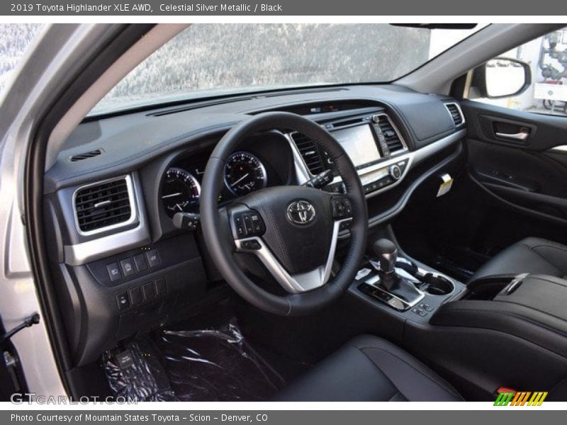 Celestial Silver Metallic / Black 2019 Toyota Highlander XLE AWD