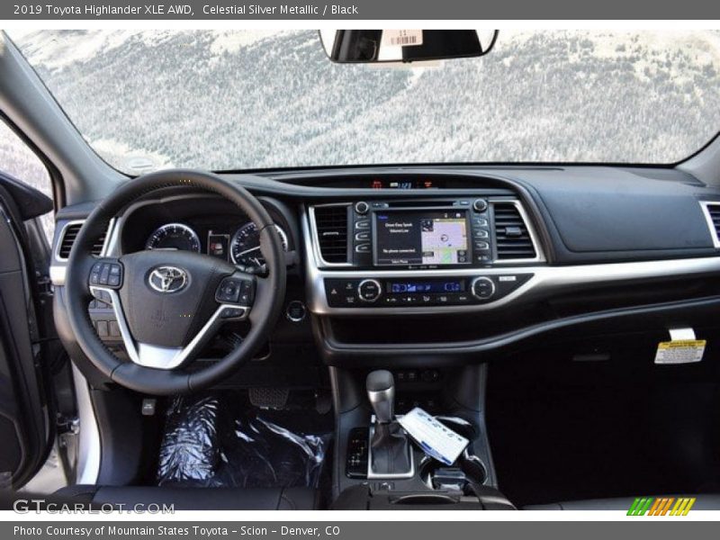 Celestial Silver Metallic / Black 2019 Toyota Highlander XLE AWD