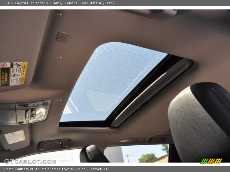Celestial Silver Metallic / Black 2019 Toyota Highlander XLE AWD