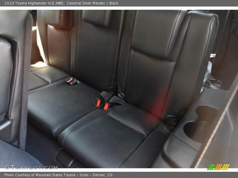 Celestial Silver Metallic / Black 2019 Toyota Highlander XLE AWD