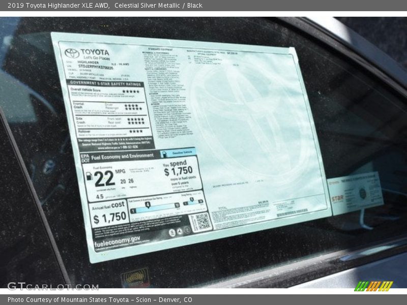 Celestial Silver Metallic / Black 2019 Toyota Highlander XLE AWD