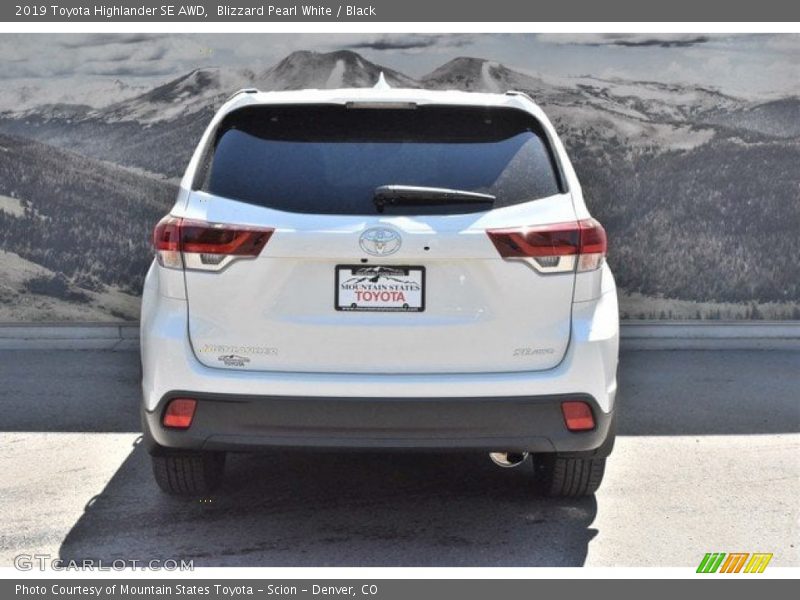 Blizzard Pearl White / Black 2019 Toyota Highlander SE AWD