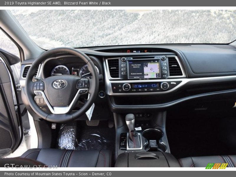 Blizzard Pearl White / Black 2019 Toyota Highlander SE AWD