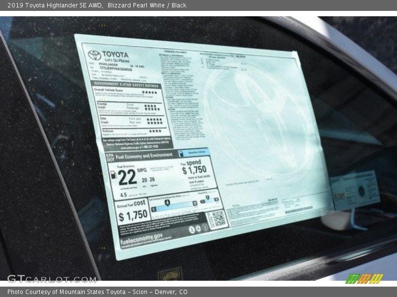Blizzard Pearl White / Black 2019 Toyota Highlander SE AWD