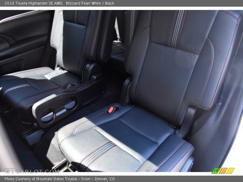 Blizzard Pearl White / Black 2019 Toyota Highlander SE AWD