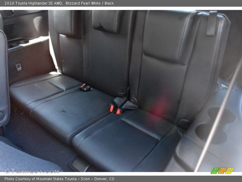 Blizzard Pearl White / Black 2019 Toyota Highlander SE AWD