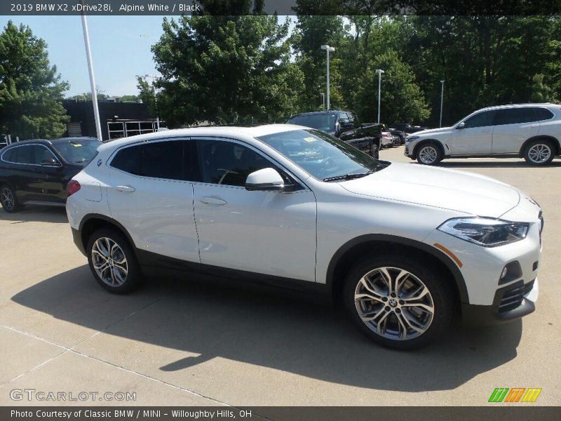 Alpine White / Black 2019 BMW X2 xDrive28i