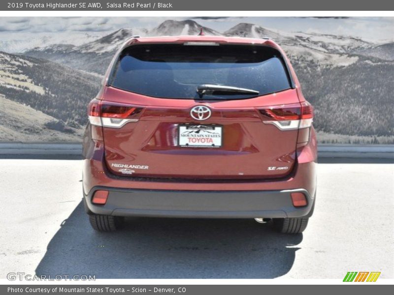 Salsa Red Pearl / Black 2019 Toyota Highlander SE AWD