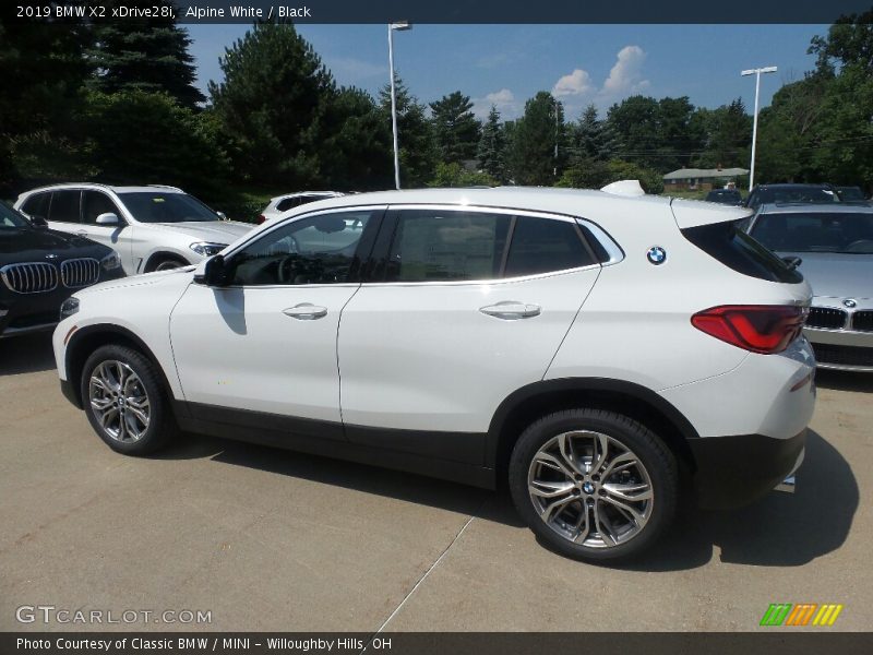 Alpine White / Black 2019 BMW X2 xDrive28i