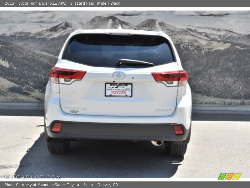 Blizzard Pearl White / Black 2019 Toyota Highlander XLE AWD