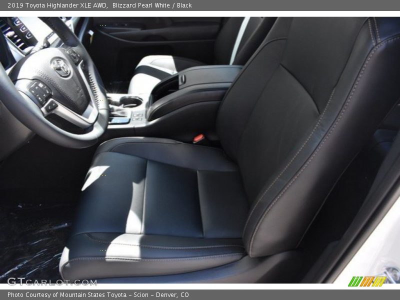 Blizzard Pearl White / Black 2019 Toyota Highlander XLE AWD