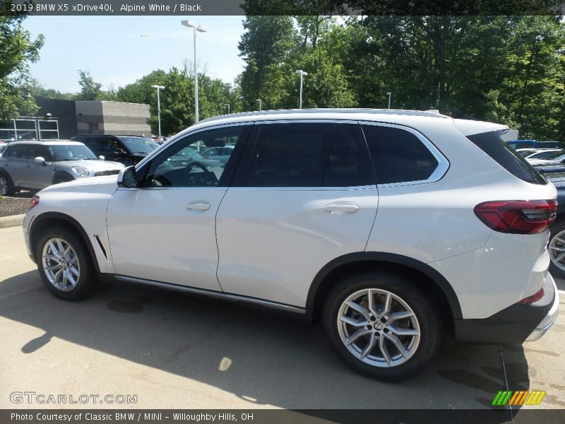 Alpine White / Black 2019 BMW X5 xDrive40i
